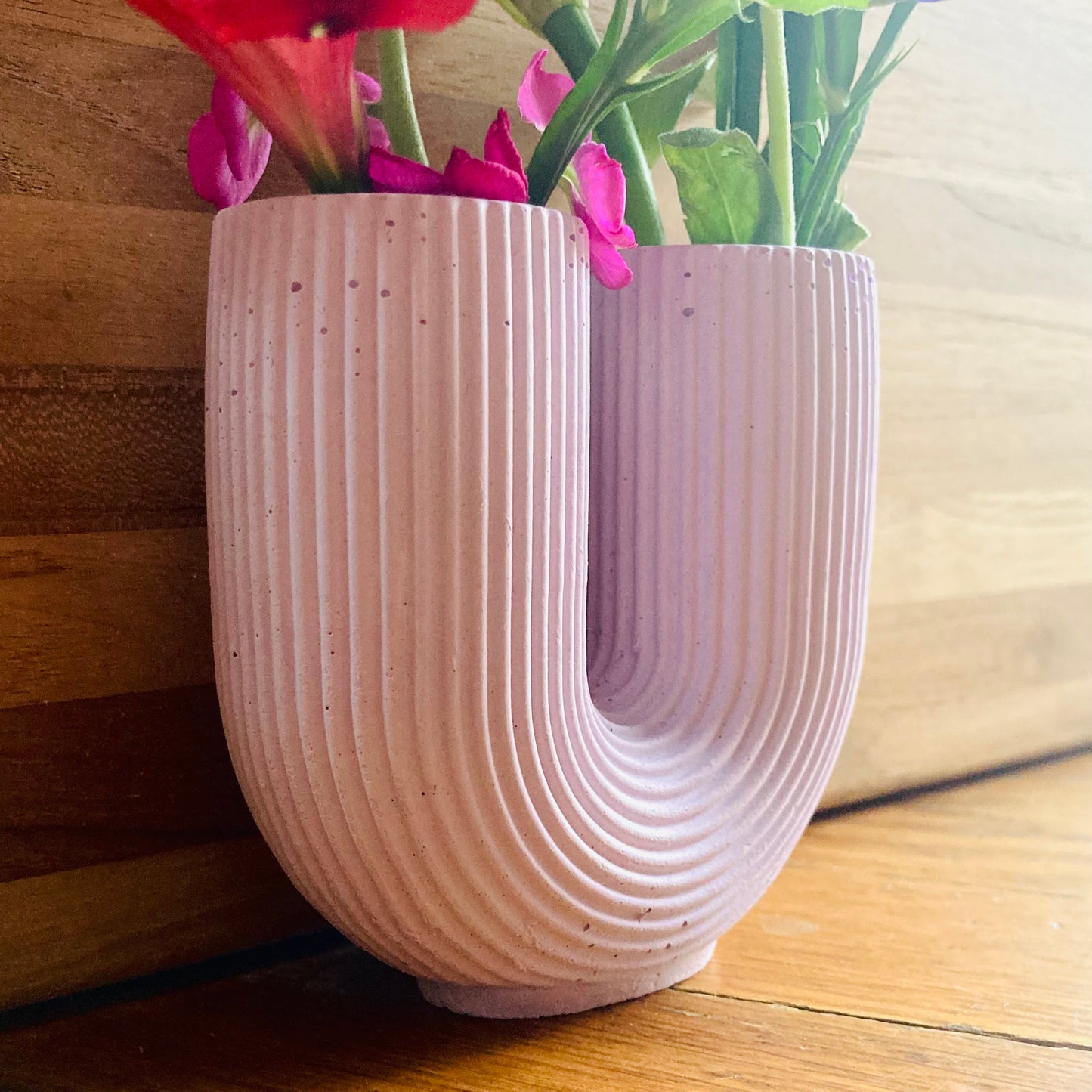 U Shaped Scandi Vase